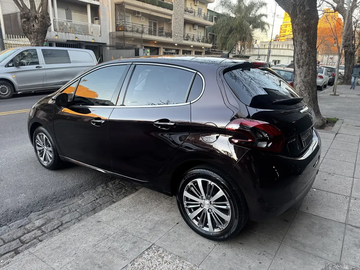 Mirá esta publicación de Peugeot 208