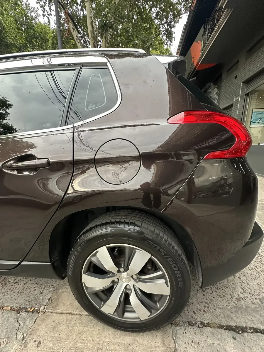 Mira esta publicación de Peugeot 2008 2017 en Motordil