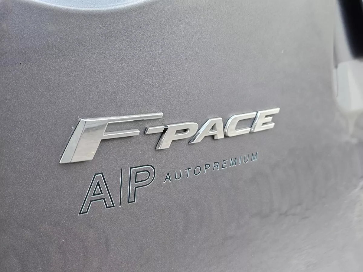 Mirá esta publicación de Jaguar F Pace