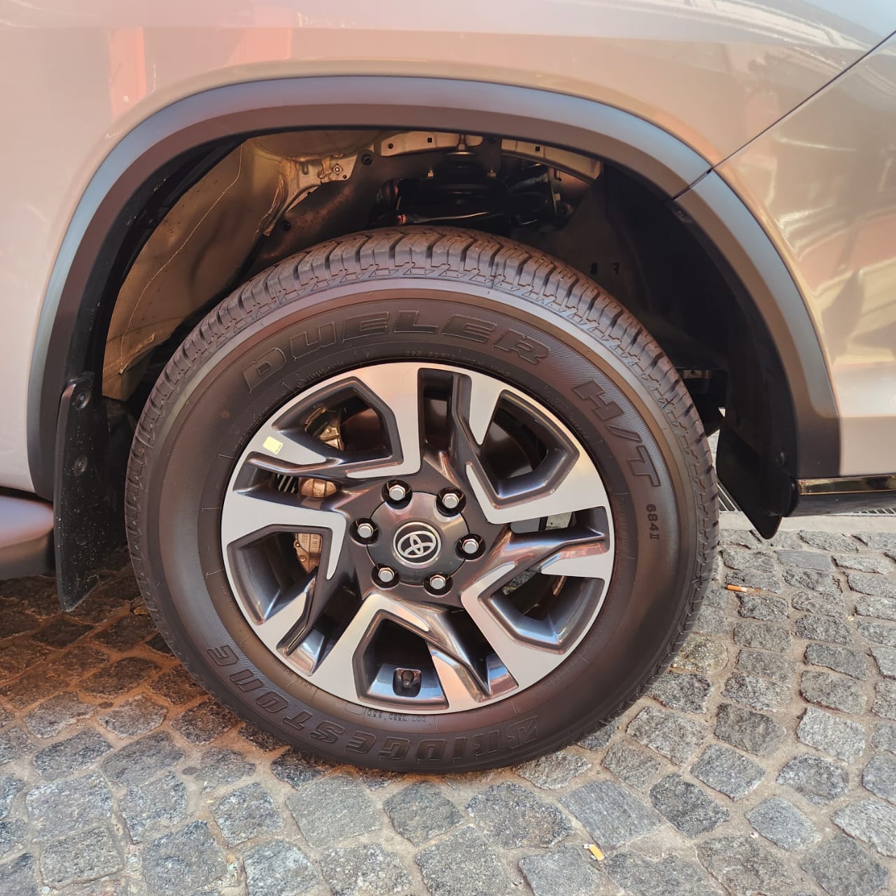 Mira esta publicación de Toyota SW4 2023 en Motordil