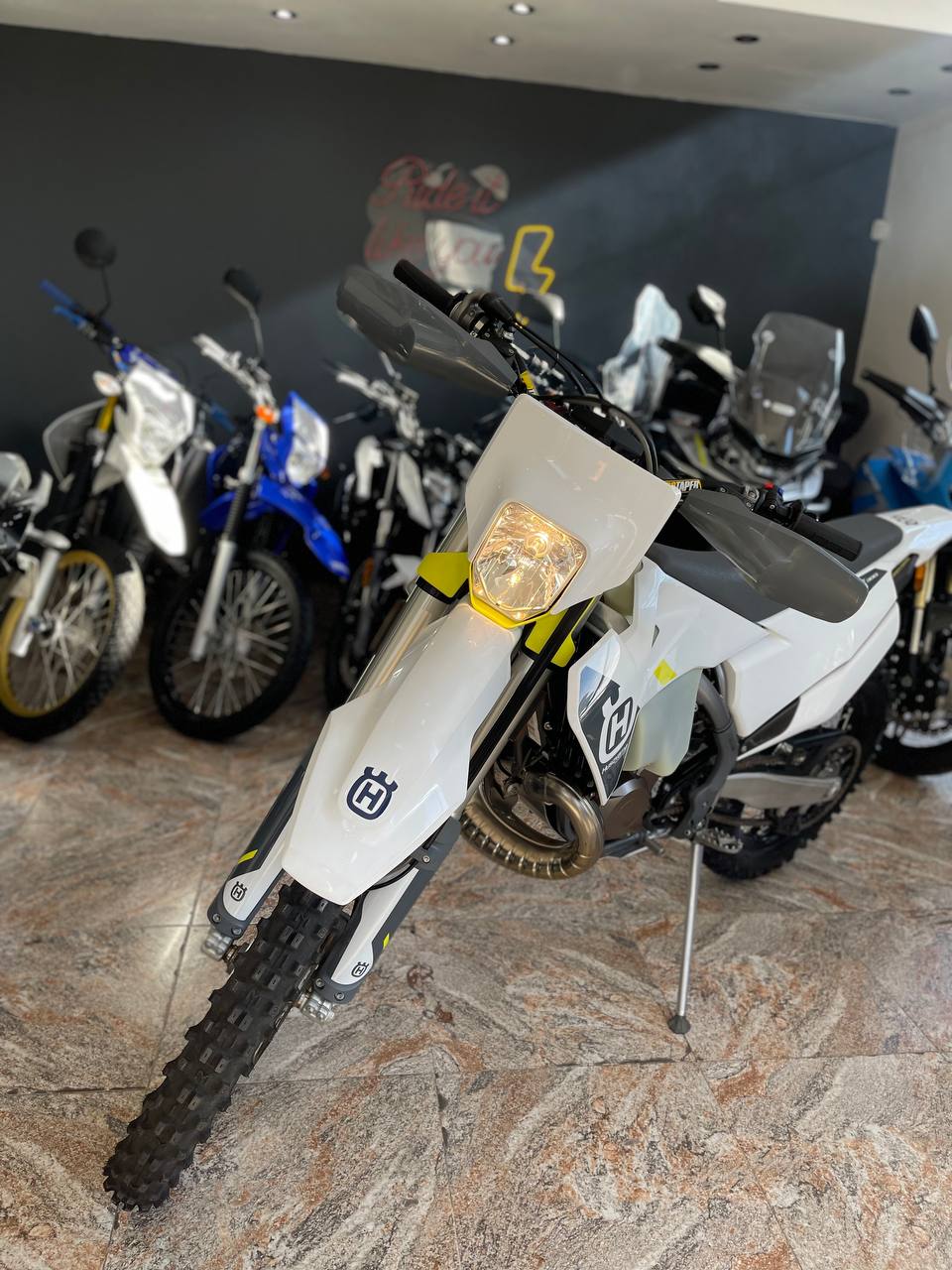 Mira esta publicación de Husqvarna TE 300 I