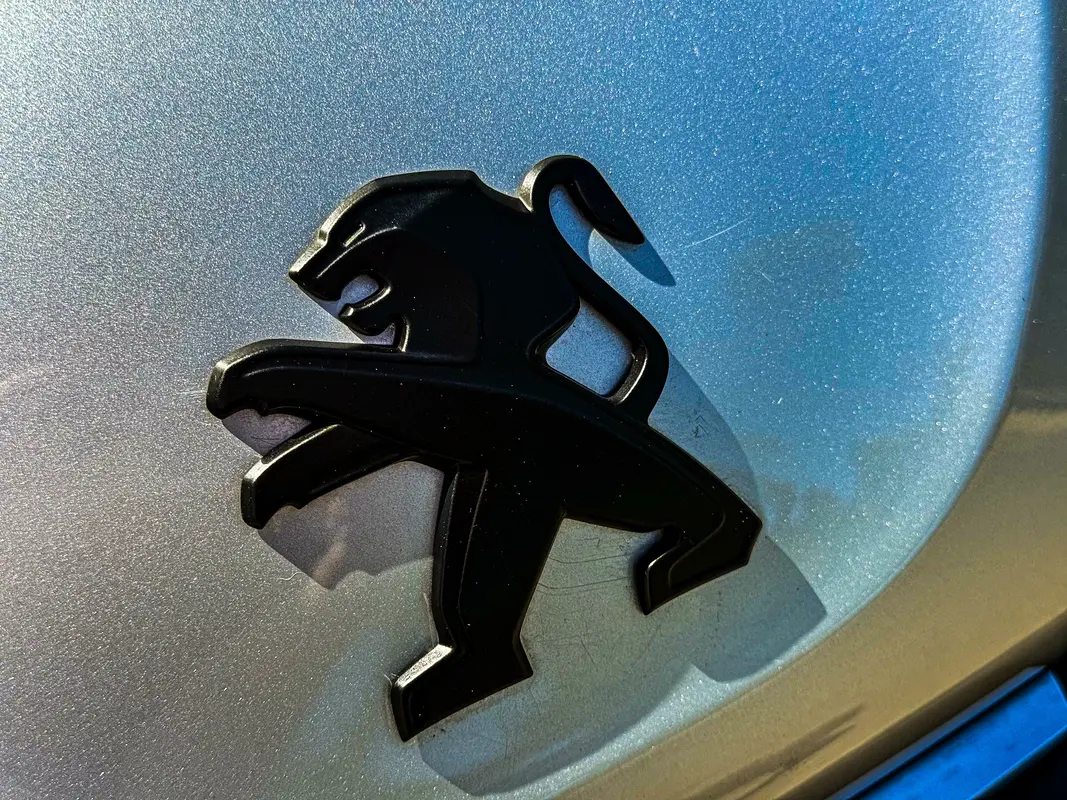 Peugeot 208 Foto #4