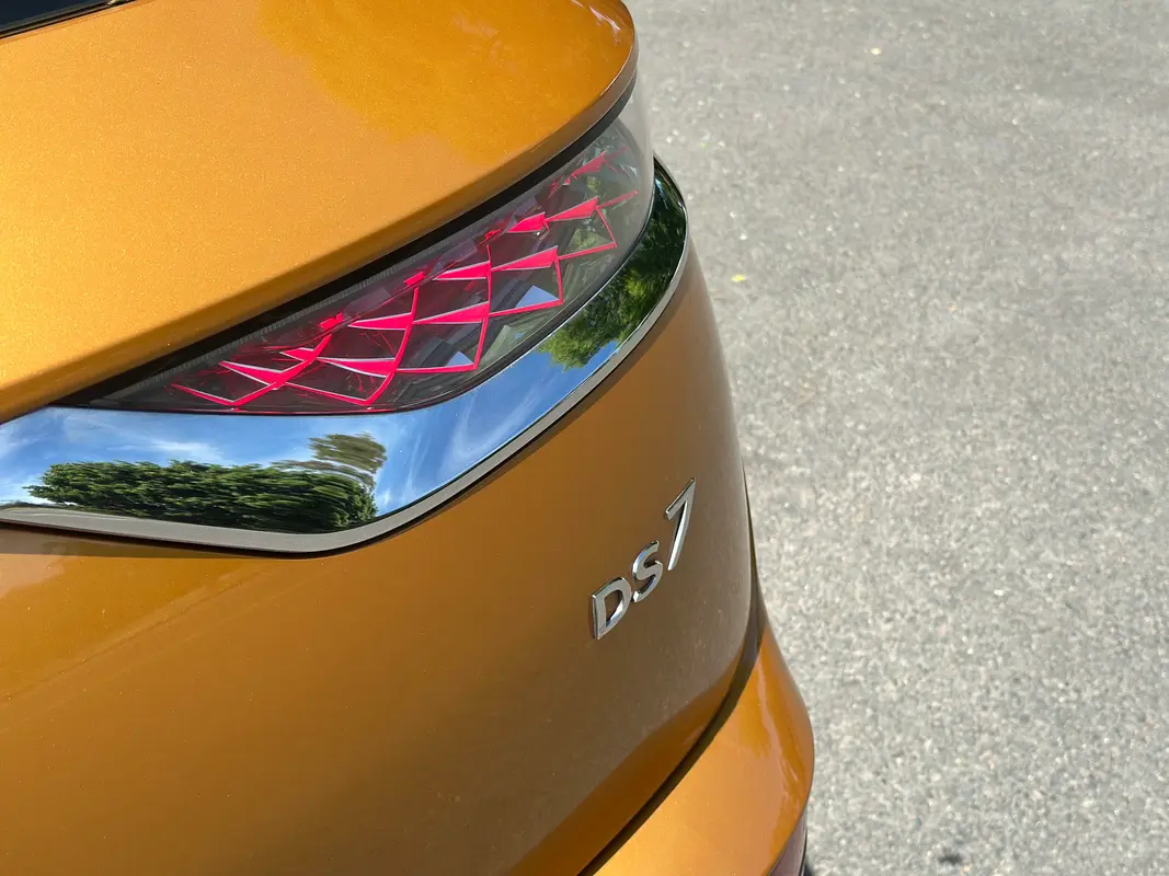 Ds Automobiles DS7 Foto #12