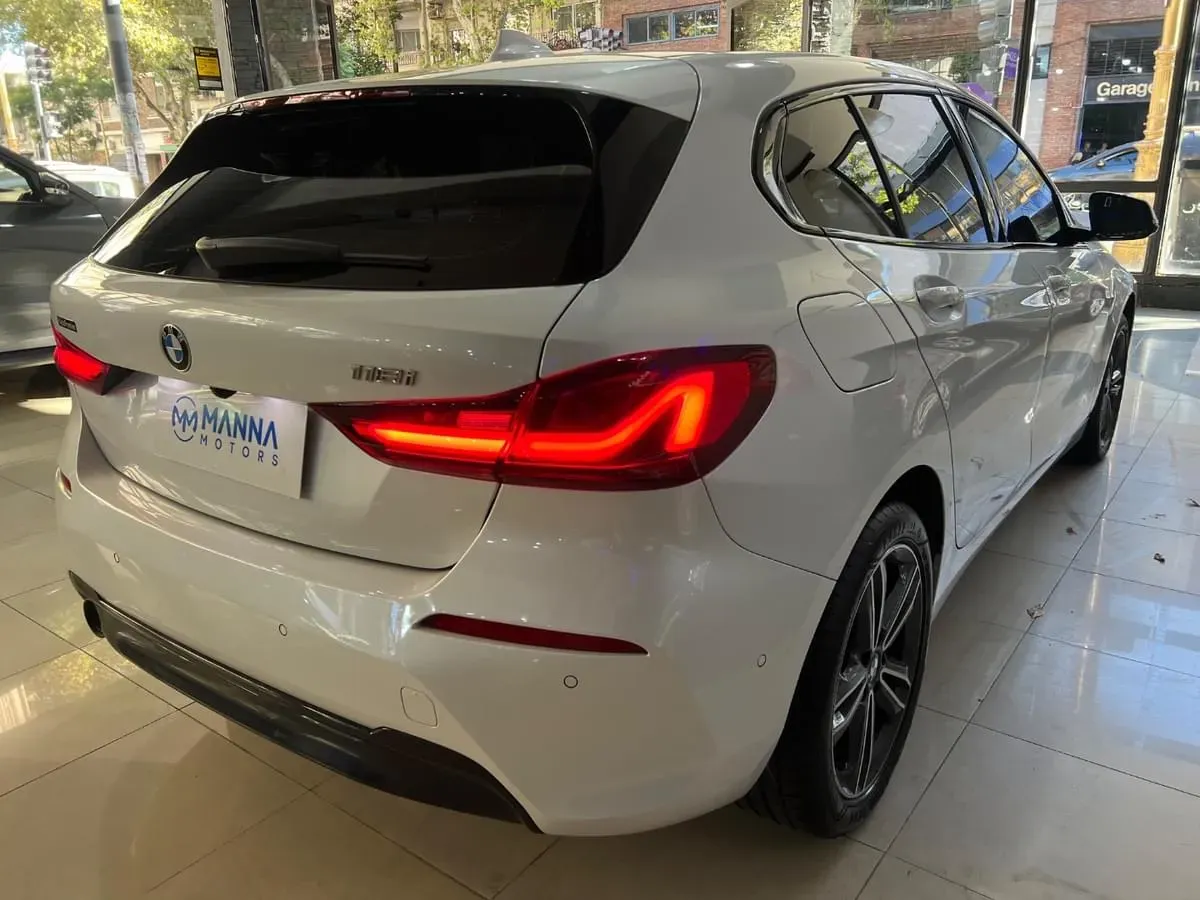 Mira esta publicación de BMW Serie 1 2024 en Motordil