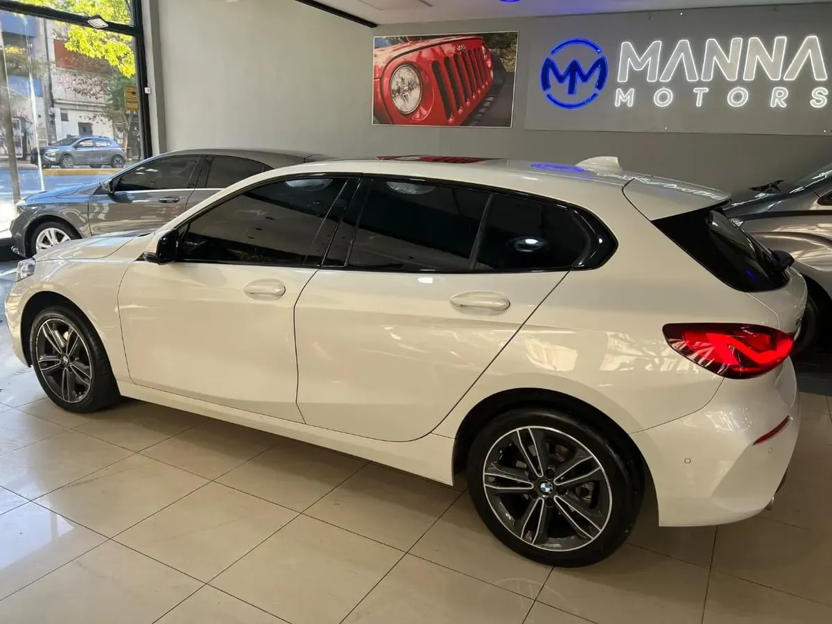 Mira esta publicación de BMW Serie 1 2024 en Motordil