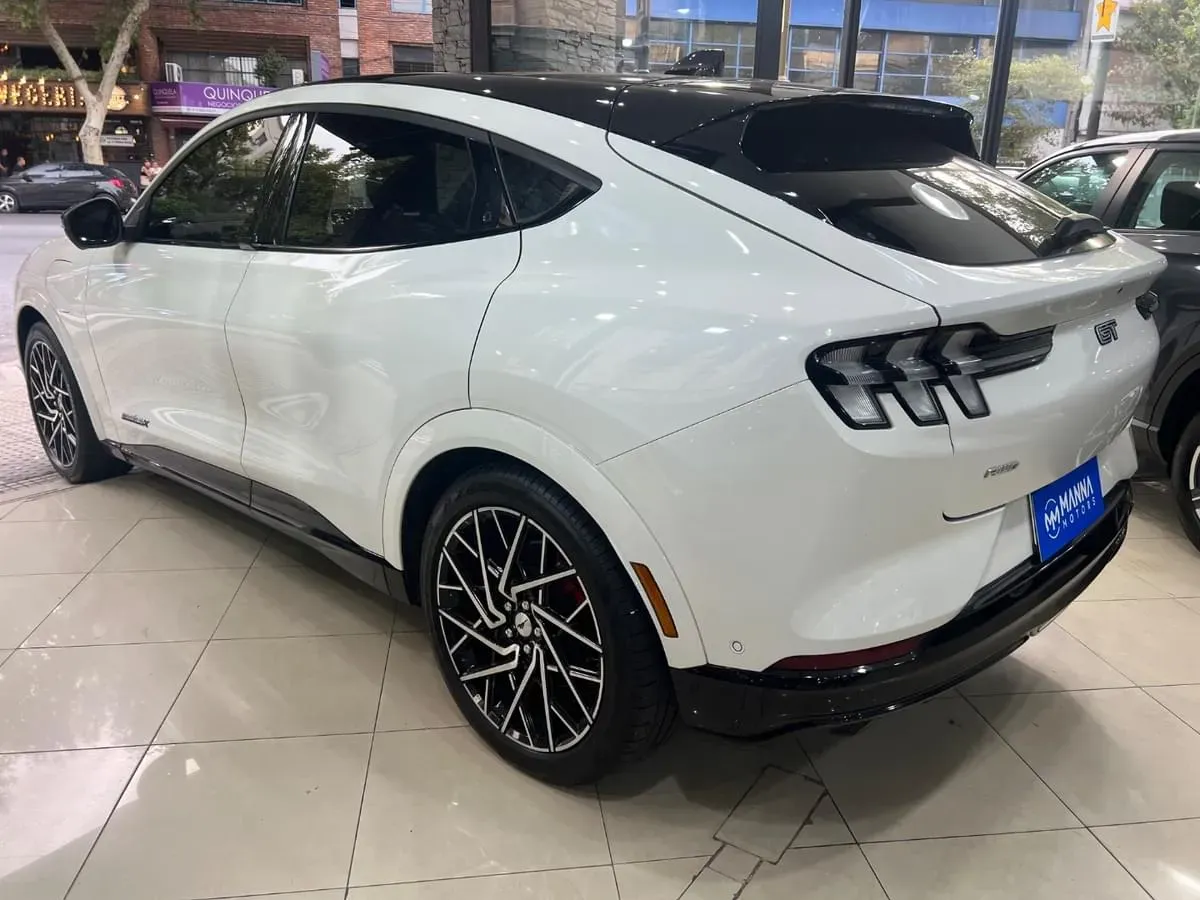Mira esta publicación de Ford Mustang Mach E 2024 en Motordil