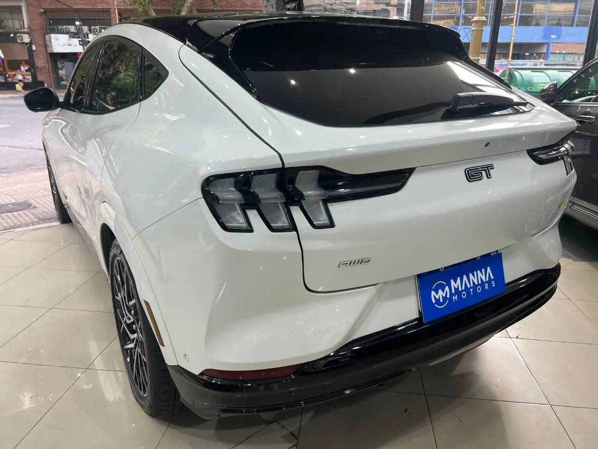 Mira esta publicación de Ford Mustang Mach E 2024 en Motordil