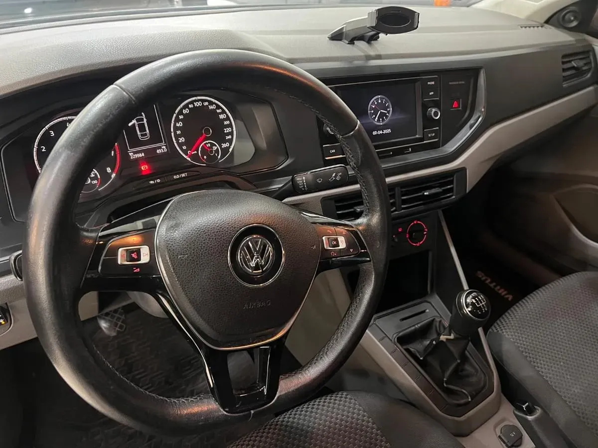 Volkswagen Virtus Foto #14