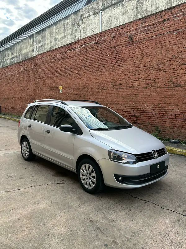 Volkswagen Suran Foto #14
