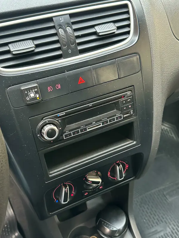 Volkswagen Suran Foto #11