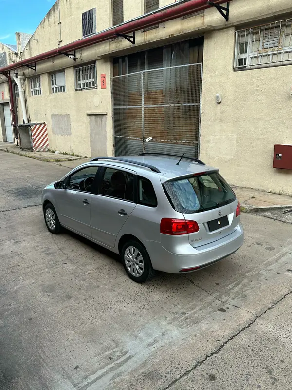 Volkswagen Suran Foto #16
