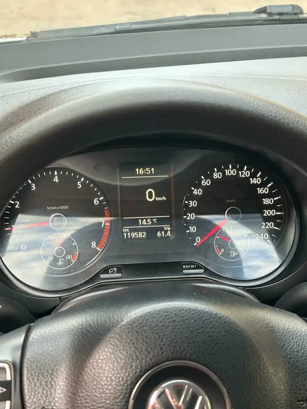Volkswagen Suran Foto #8