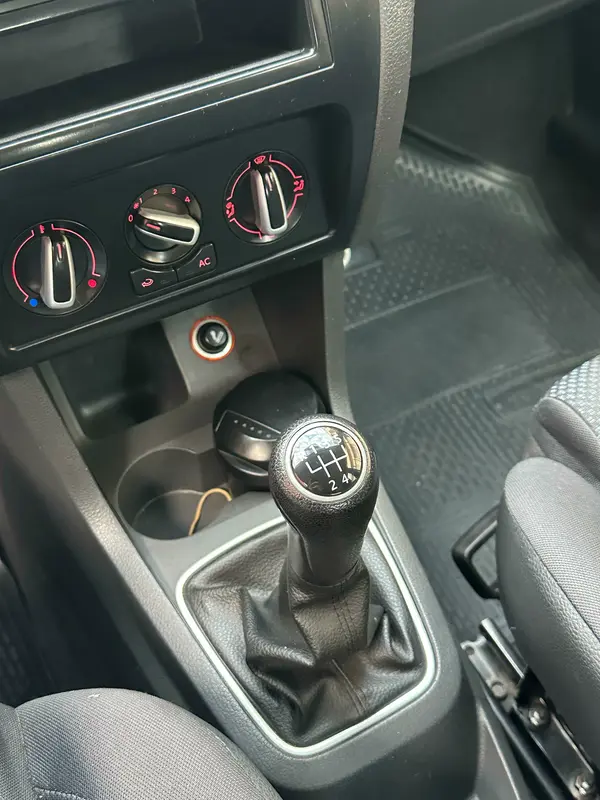 Volkswagen Suran Foto #10