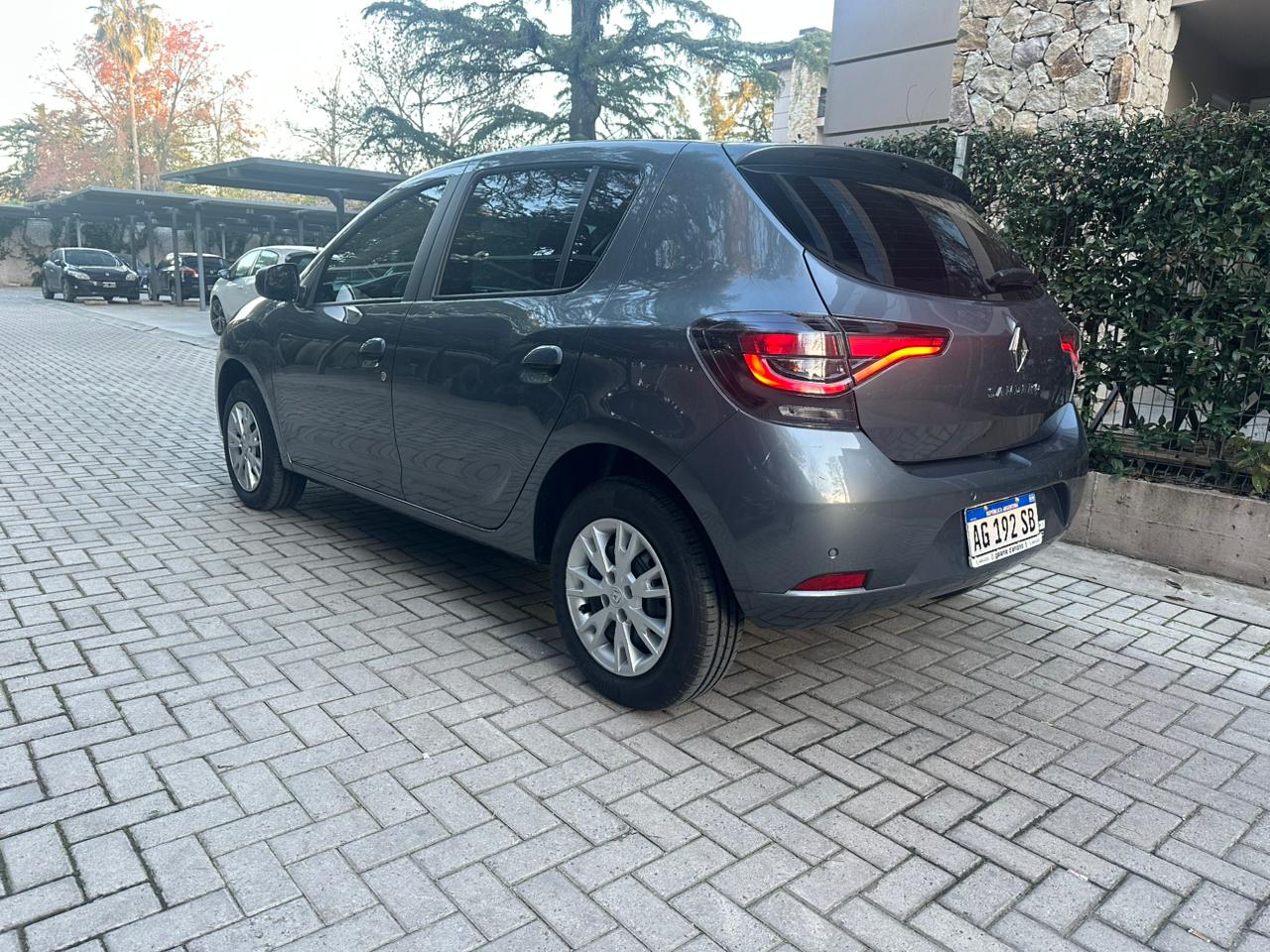 Renault Sandero II Foto #4