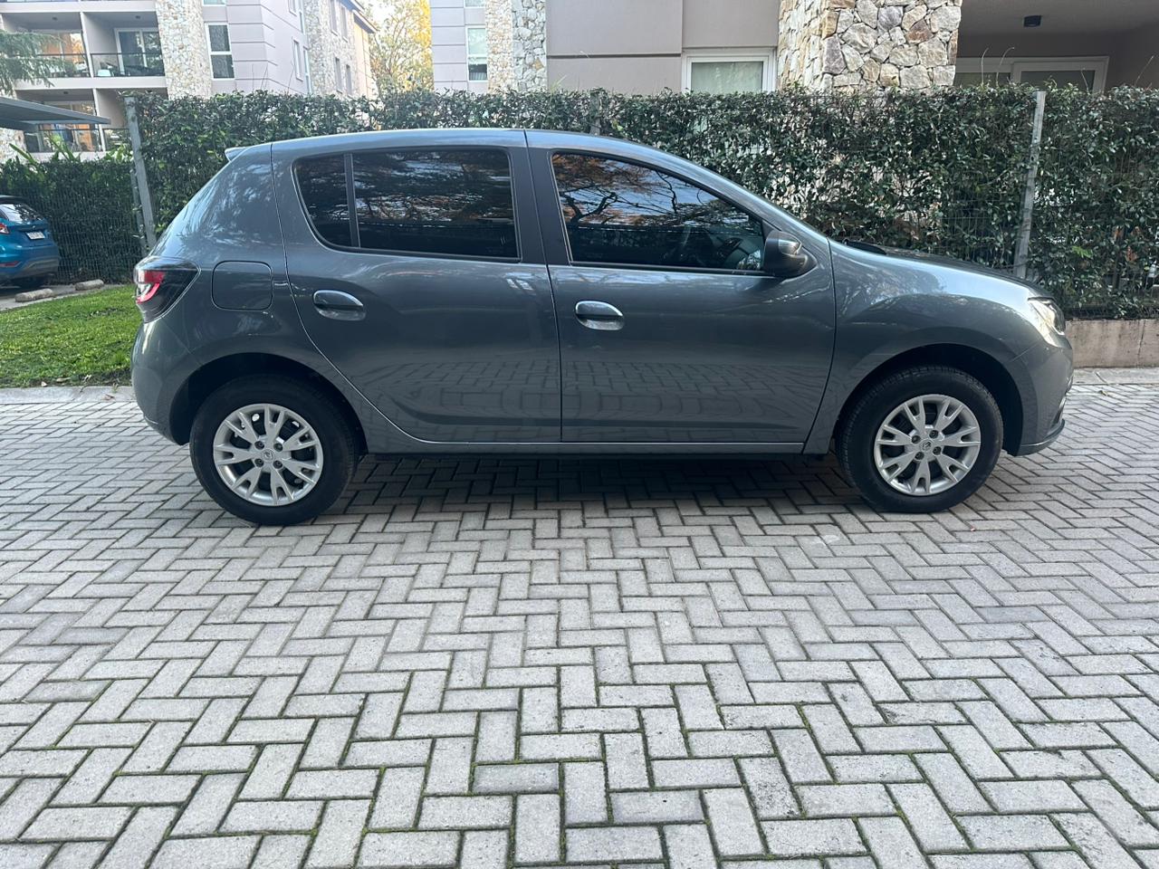 Renault Sandero II Foto #6