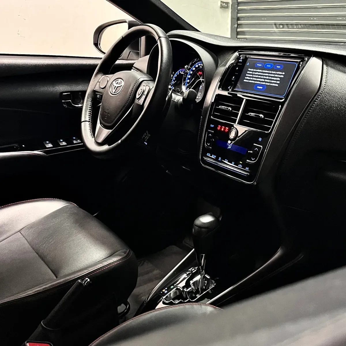 Toyota Yaris Foto #18