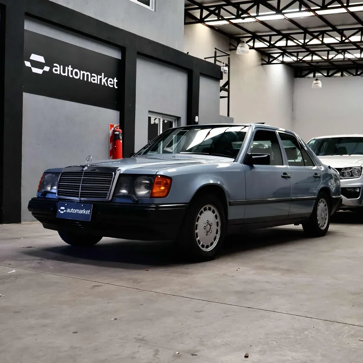 Mira esta publicación de Mercedes Benz Clase E 1986 en Motordil