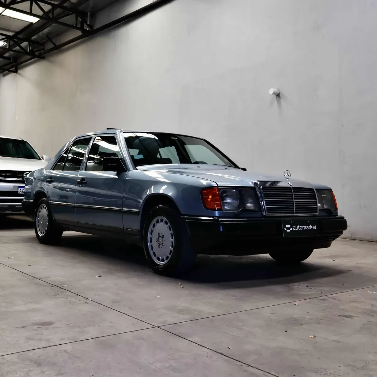 Mira esta publicación de Mercedes Benz Clase E 1986 en Motordil