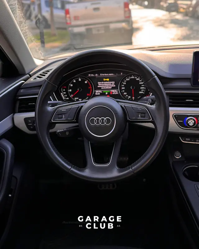 Audi A4 Foto #10