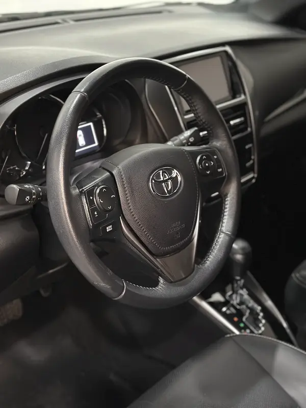 Toyota Yaris Foto #4