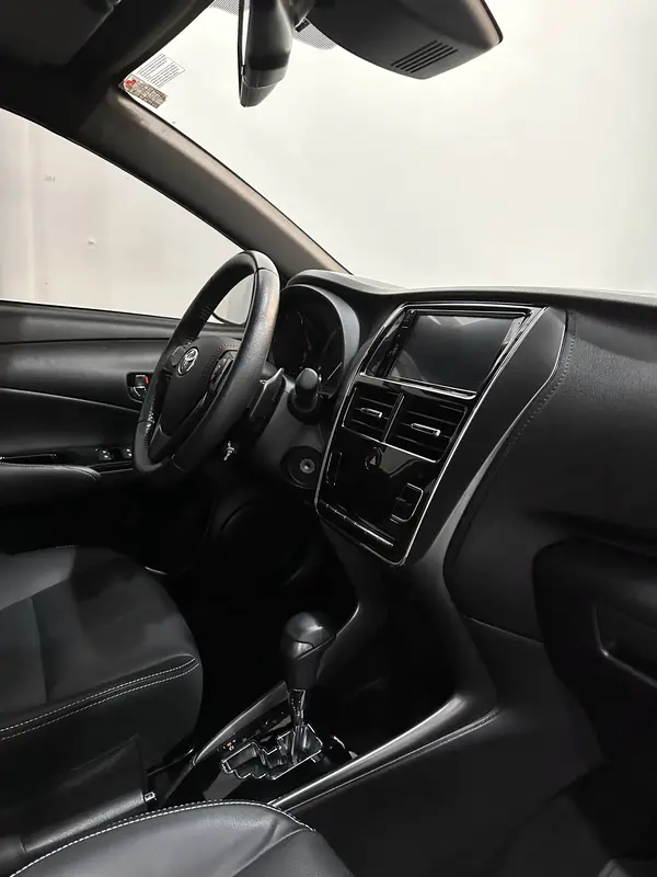 Toyota Yaris Foto #16