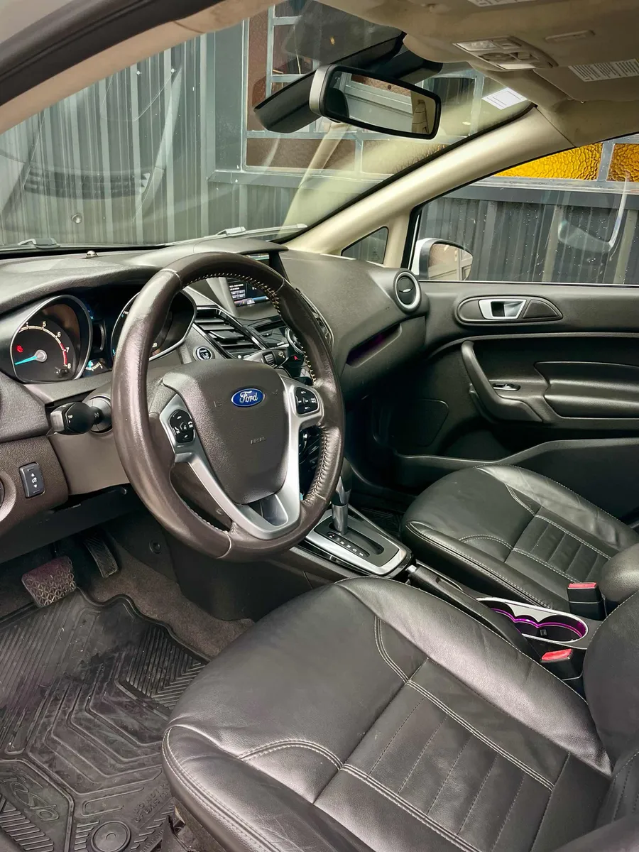 Ford Fiesta Foto #7