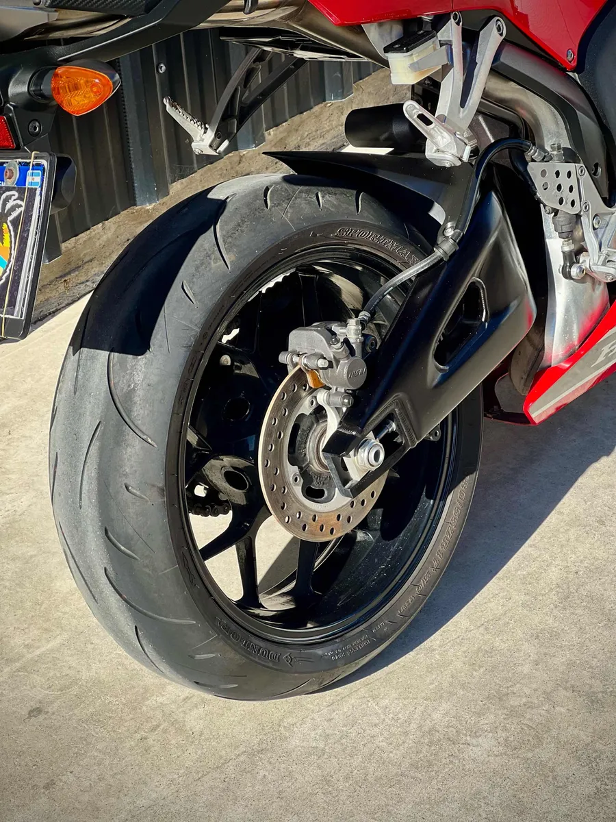 Honda CBR 600 RR Foto #9