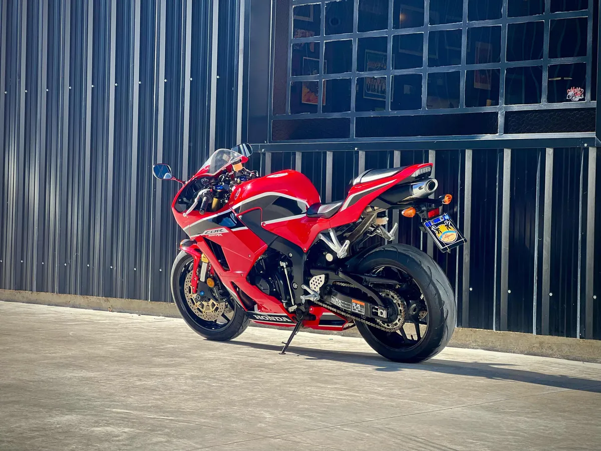 Honda CBR 600 RR Foto #4