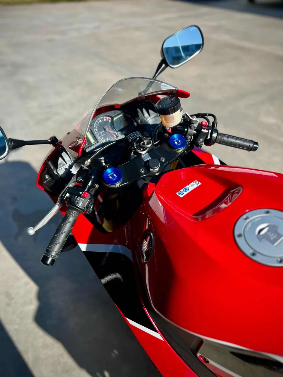 Honda CBR 600 RR Foto #11
