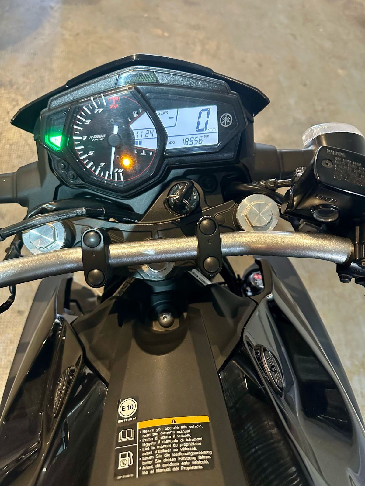 Yamaha 300 MT 03 Foto #8