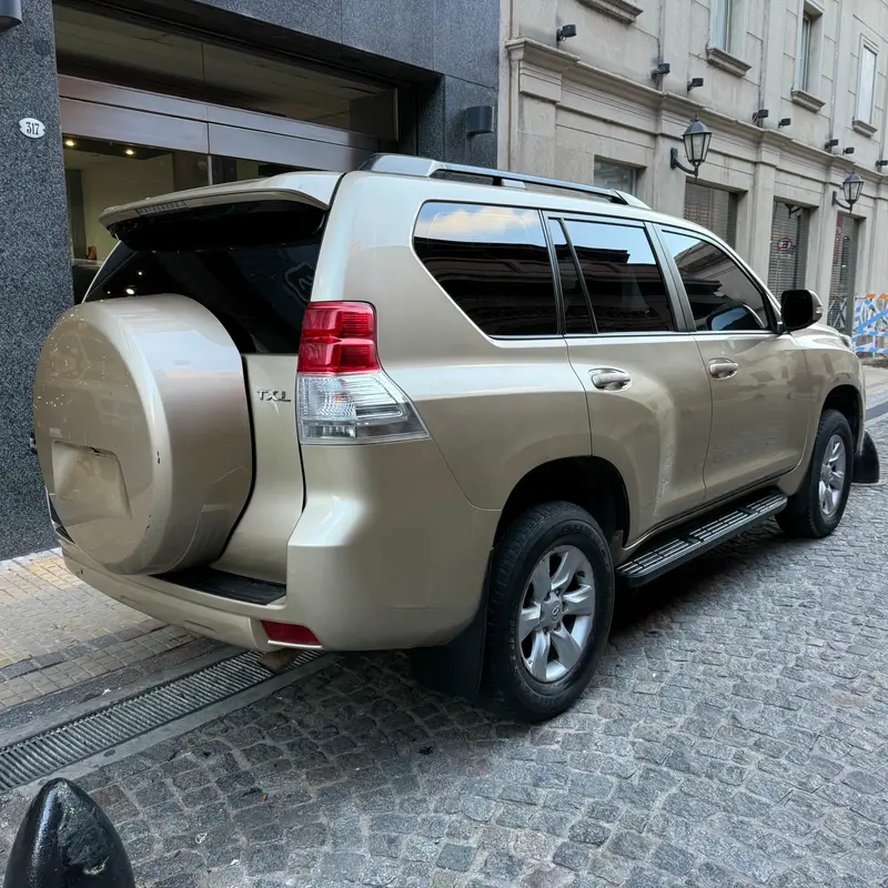Toyota Land Cruiser Prado Foto #6