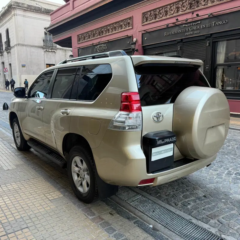 Toyota Land Cruiser Prado Foto #4