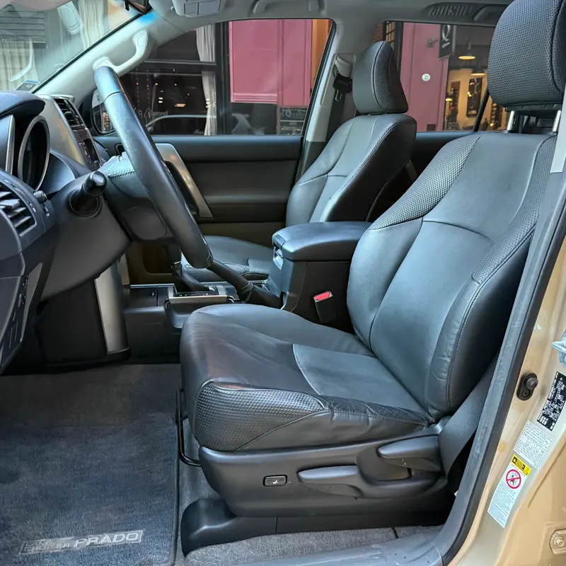 Toyota Land Cruiser Prado Foto #12
