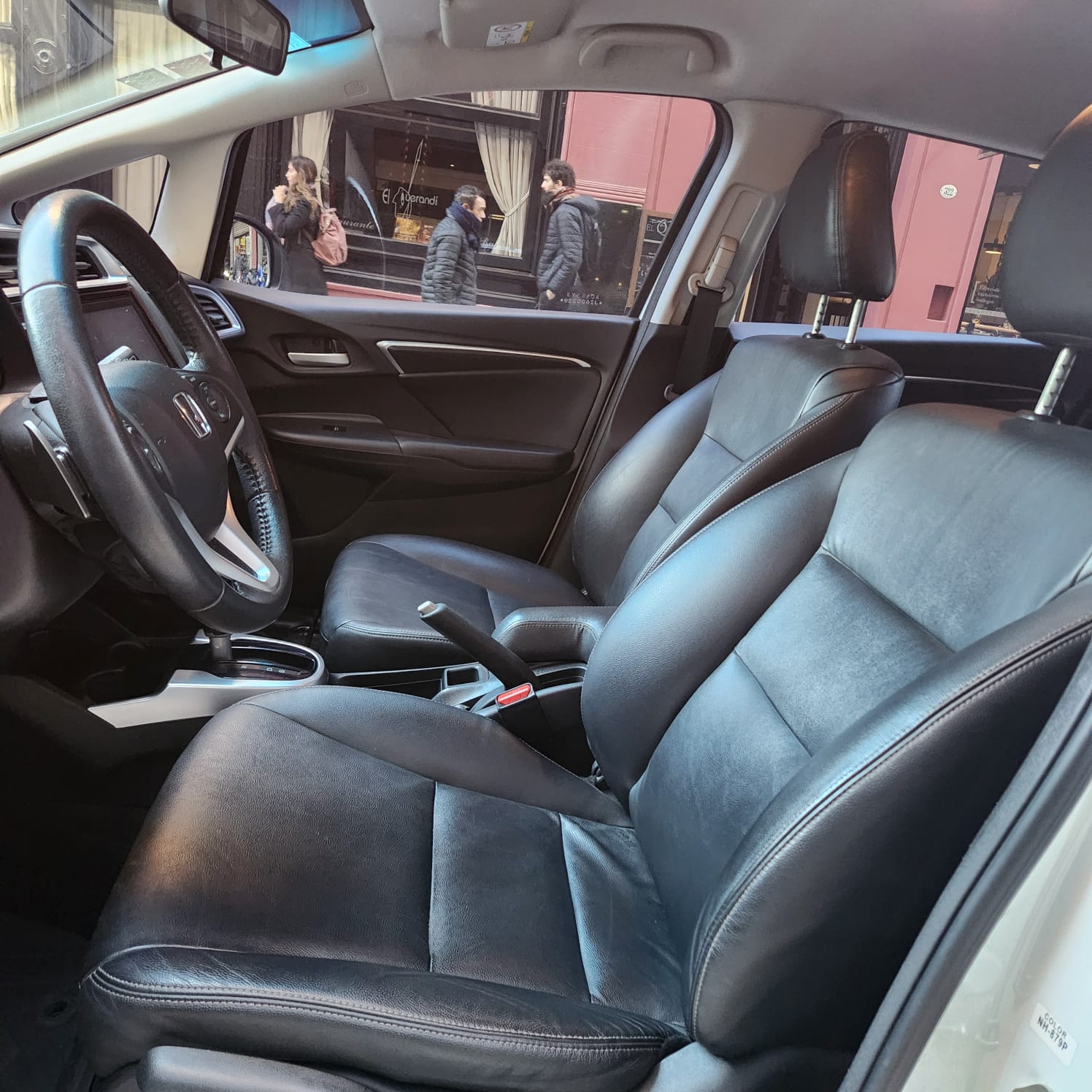 Mira esta publicación de Honda FIT 2018 en Motordil