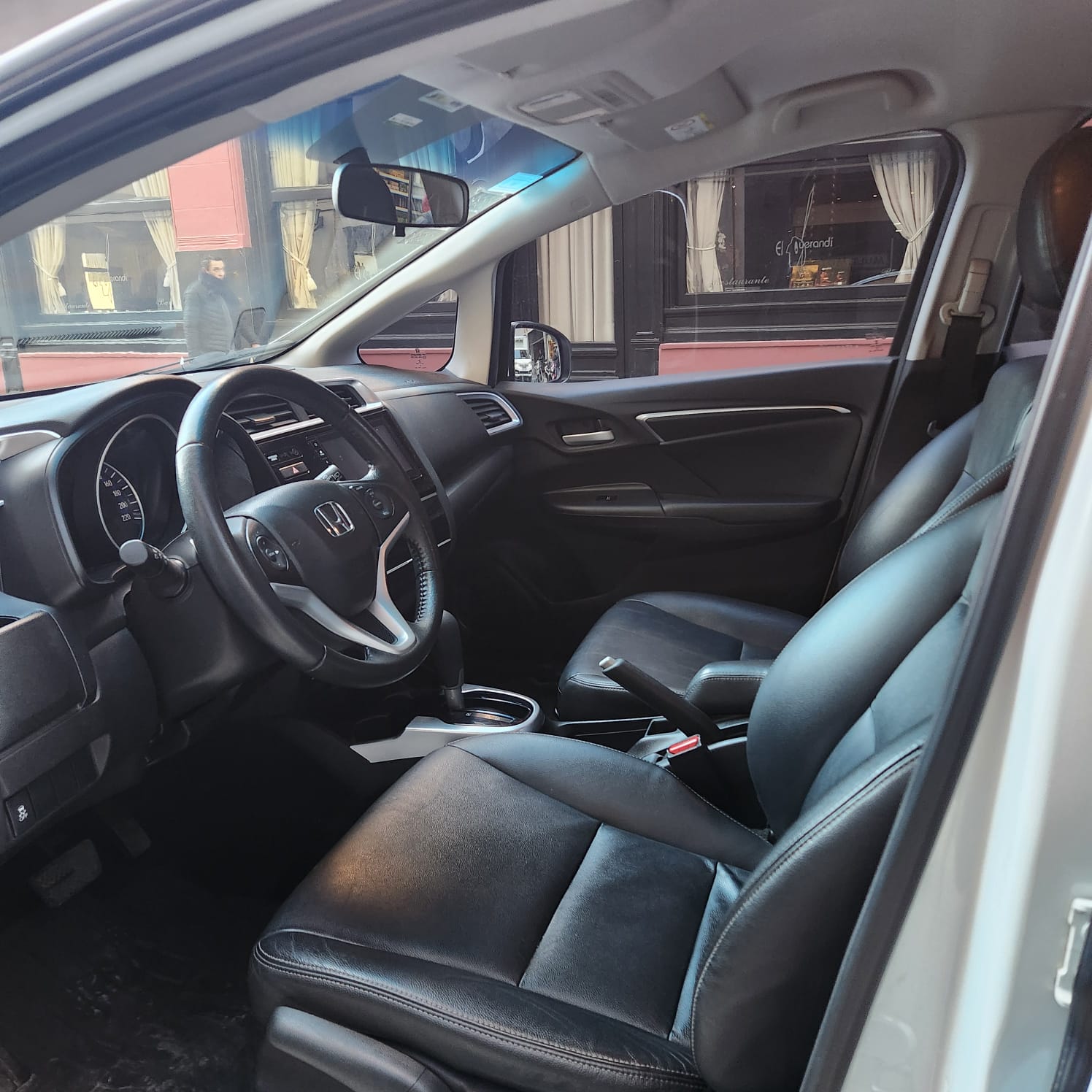 Mira esta publicación de Honda FIT 2018 en Motordil