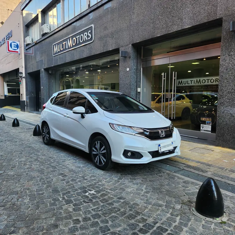 Mira esta publicación de Honda FIT 2018 en Motordil