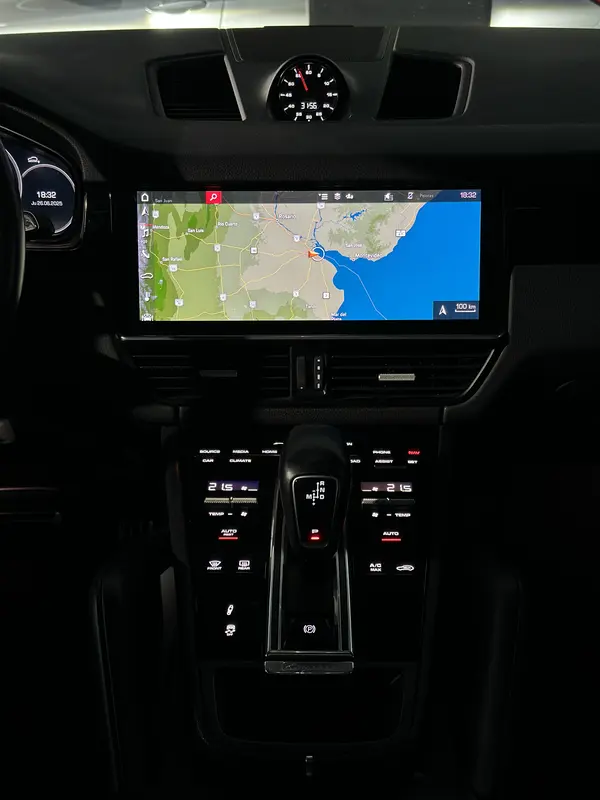 Porsche Cayenne Foto #18