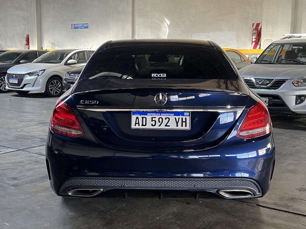 Mira esta publicación de Mercedes Benz Clase C