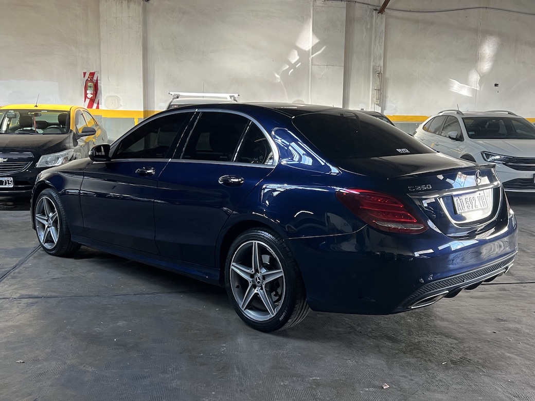 Mira esta publicación de Mercedes Benz Clase C