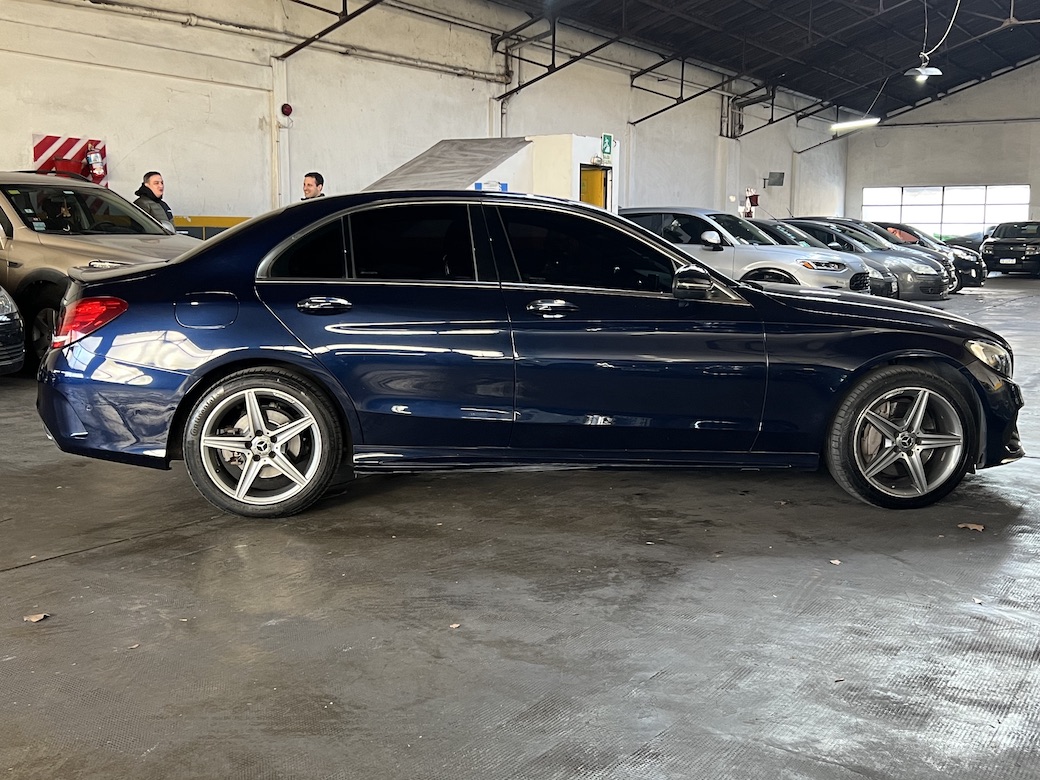 Mira esta publicación de Mercedes Benz Clase C