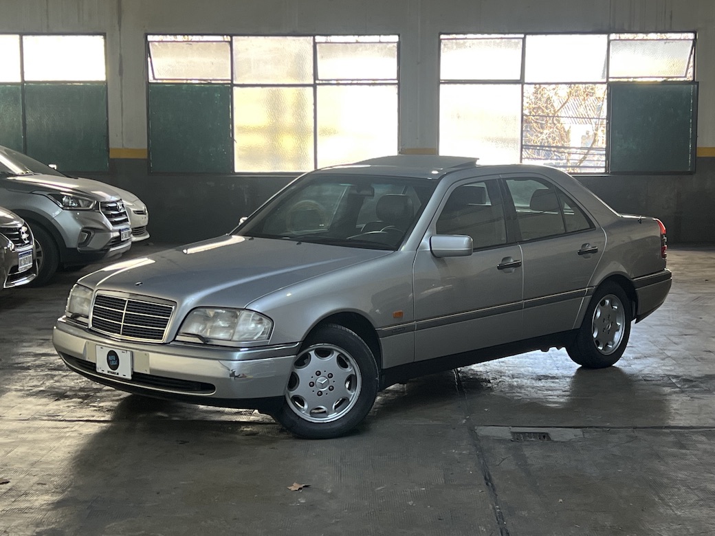 Mira esta publicación de Mercedes Benz Clase C