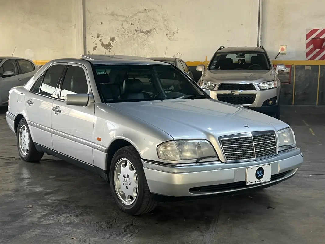 Mira esta publicación de Mercedes Benz Clase C