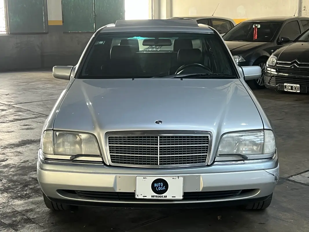 Mira esta publicación de Mercedes Benz Clase C