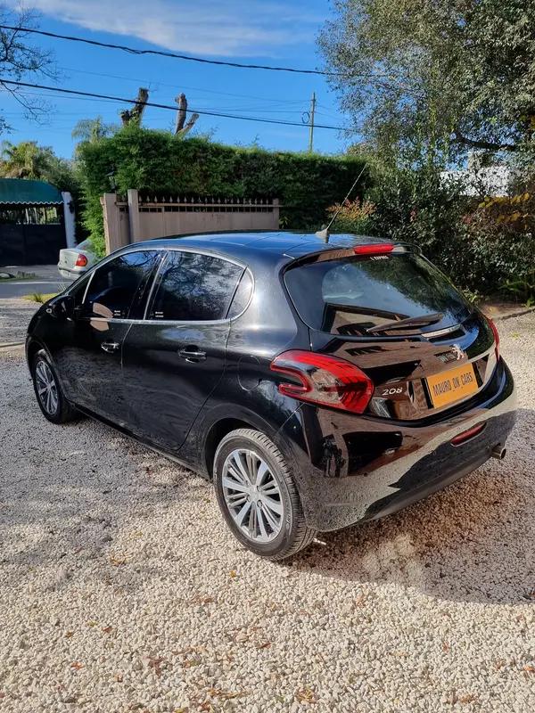 Mira esta publicación de Peugeot 208