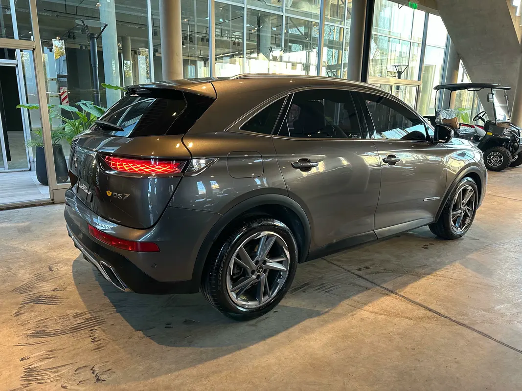 Ds Automobiles DS7 Foto #7