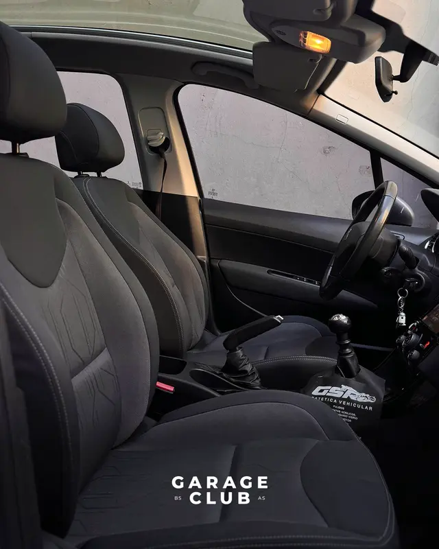 Peugeot 308 Foto #11