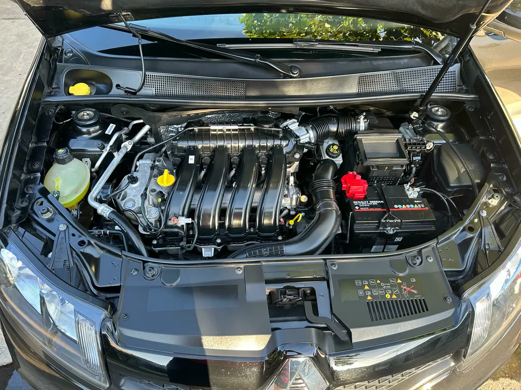 Renault Sandero II Foto #4