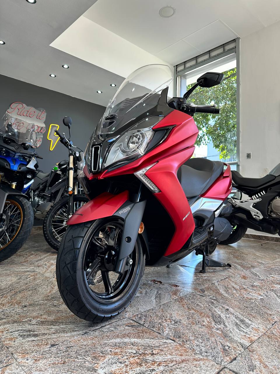 Mira esta publicación de Kymco Downtown 350 I