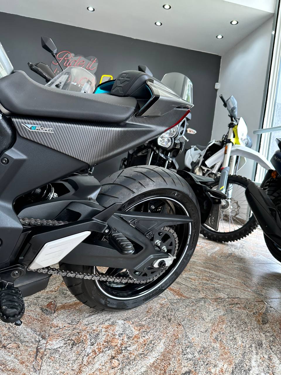 Mira esta publicación de Cf Moto Cl X 700 SPORT