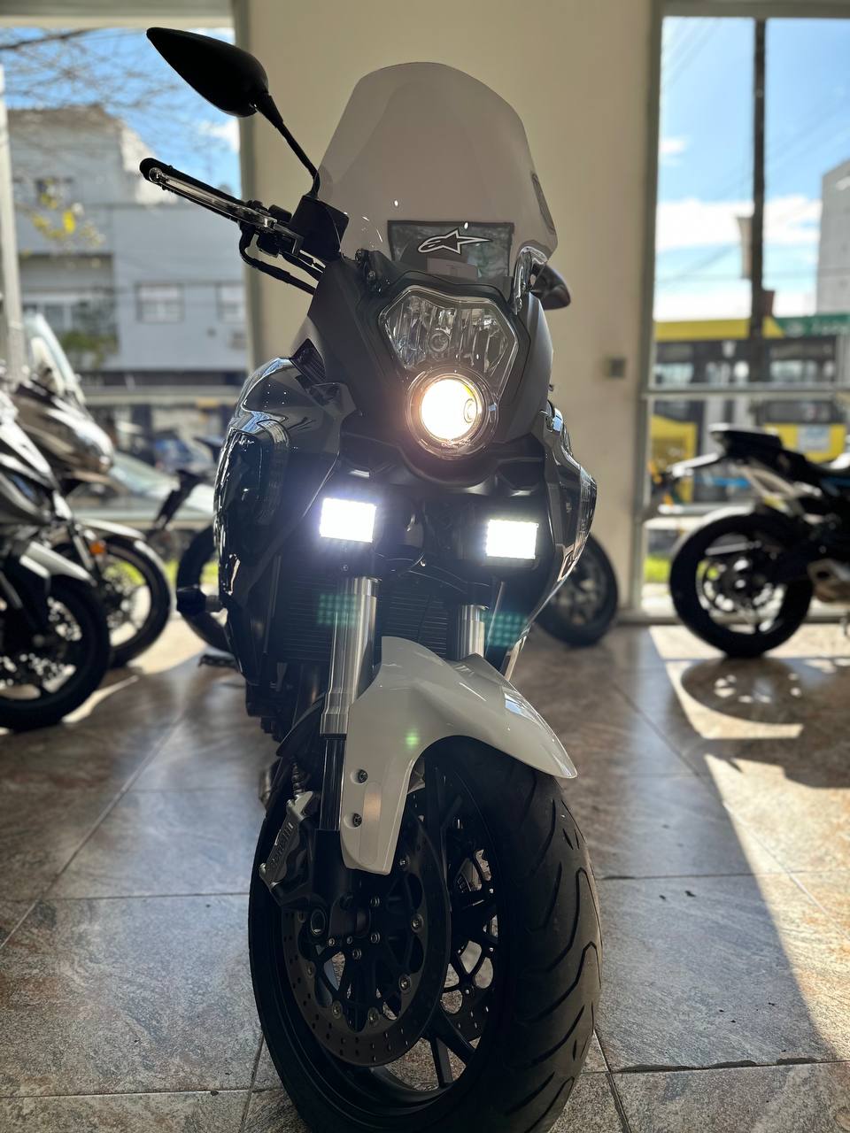 Mira esta publicación de Benelli TNT 600 GT
